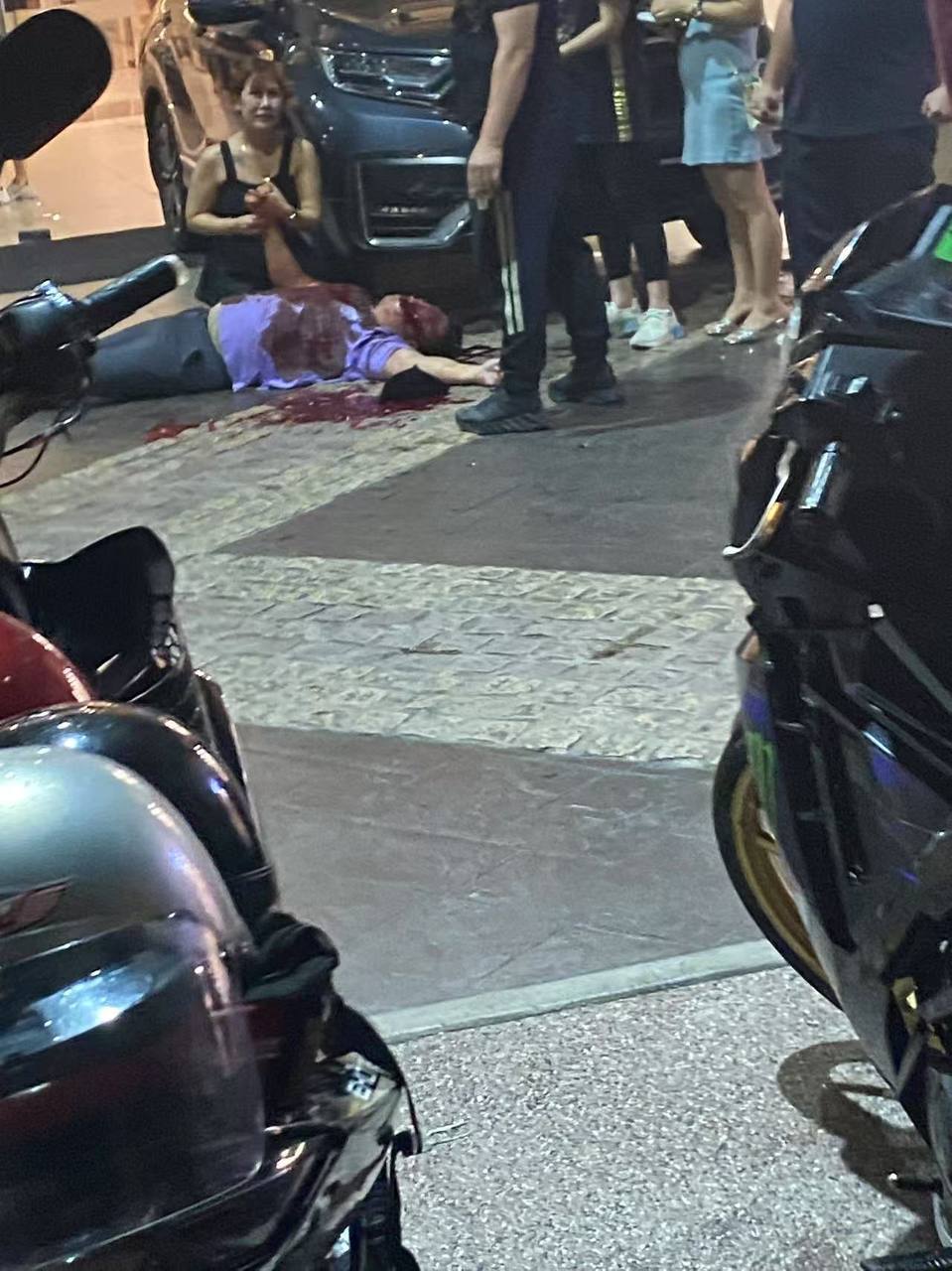吉隆坡紫禁城下突发枪击案：一中国男子遭蒙面枪手连击身亡，疑涉雇凶仇杀