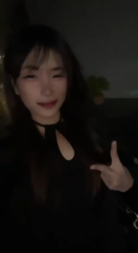 网友投稿 这个女人前段时间我找到她做爱，并付款11000披索！